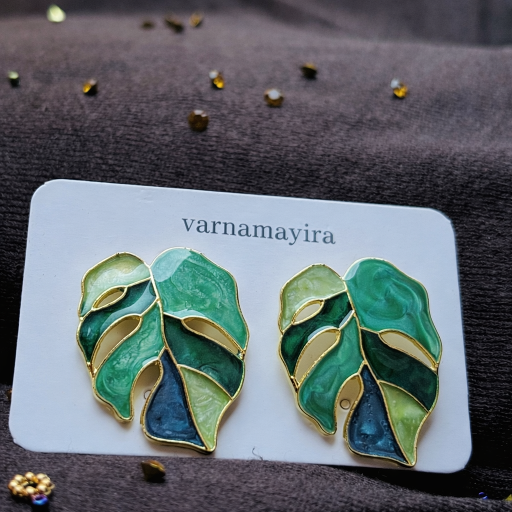 Vana Aura Earrings